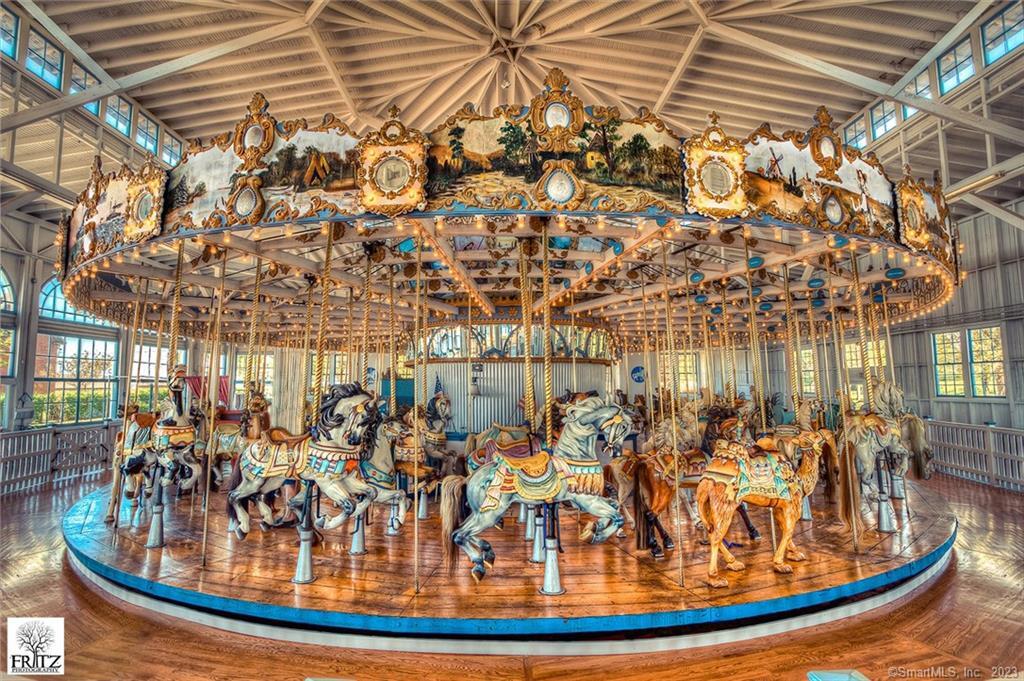 280 Lighthouse Road New Haven, CT 06512 - Photo 20 of 21 a view of entryway