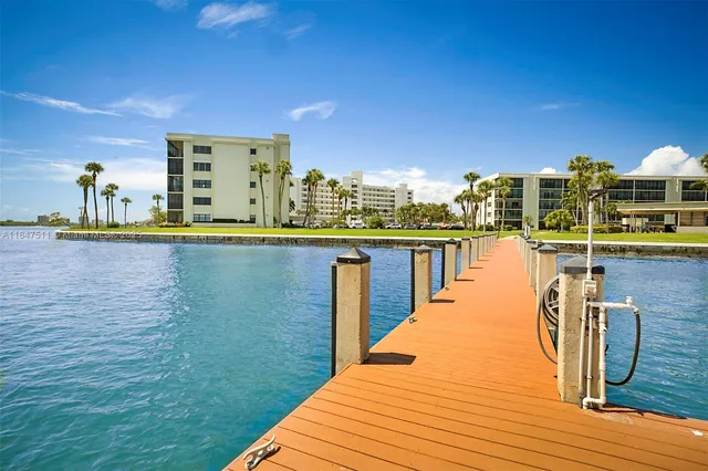 $550,000 | 100 Intracoastal Place, Unit 102, Jupiter, FL 33469