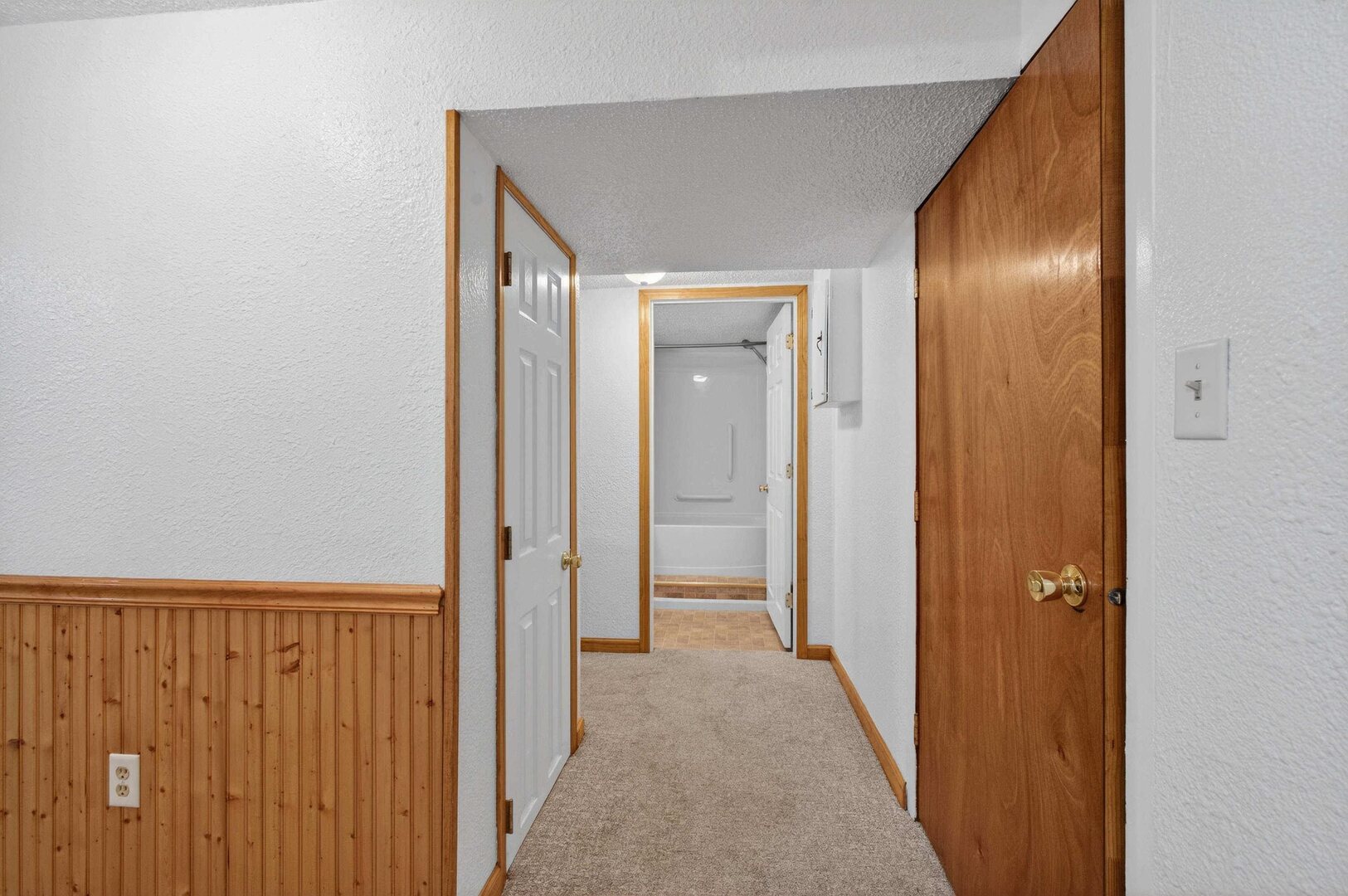 502-504 48th Street Moline, IL 61265 - Photo 22 of 31 a view of a hallway with wooden floor