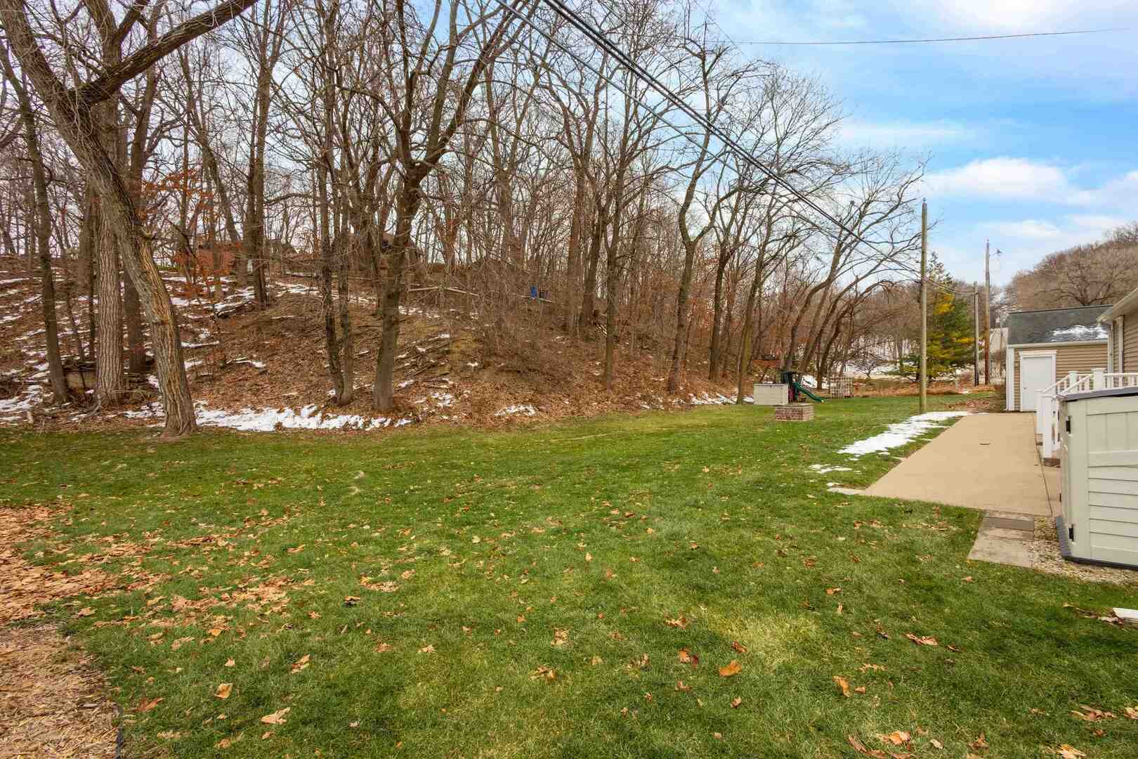 502-504 48th Street Moline, IL 61265 - Photo 29 of 31 a view of yard with green space