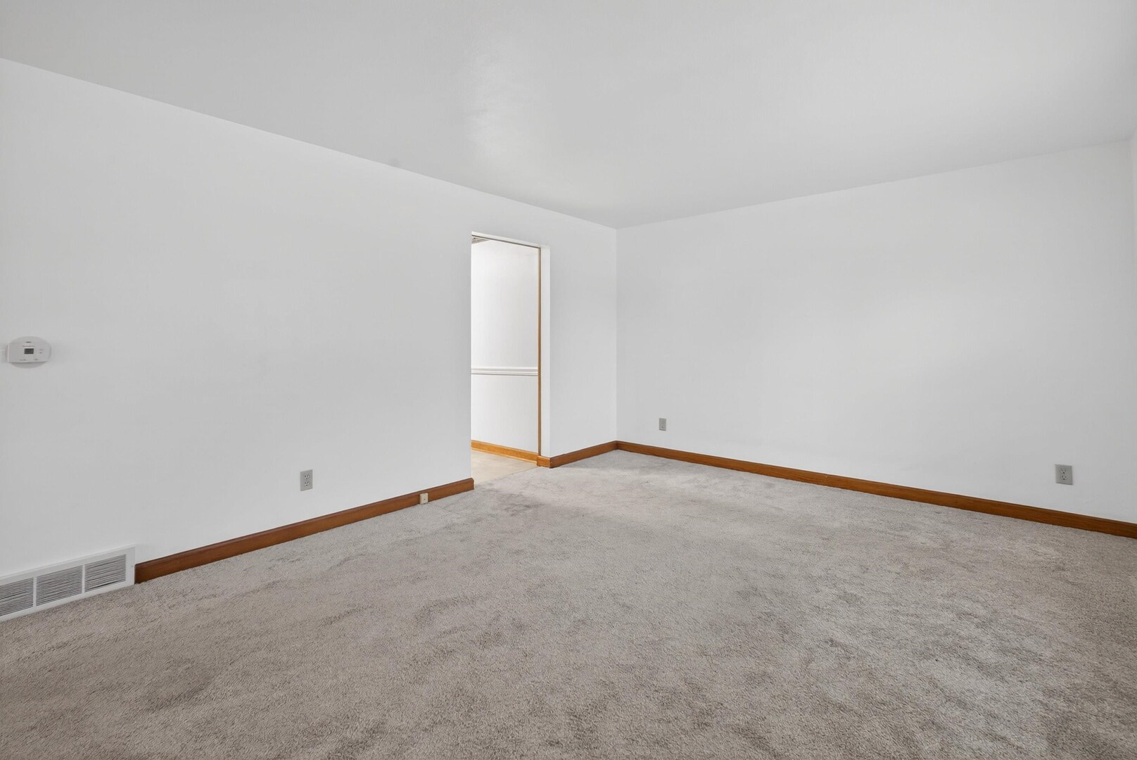 502-504 48th Street Moline, IL 61265 - Photo 5 of 31 a view of an empty room