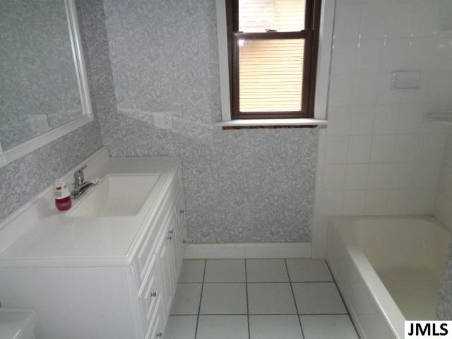 411 West Morrell Street Jackson, MI 49203 - Photo 11 of 17 Photo 12