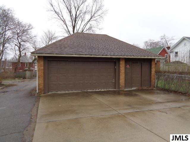 411 West Morrell Street Jackson, MI 49203 - Photo 4 of 17 Photo 5