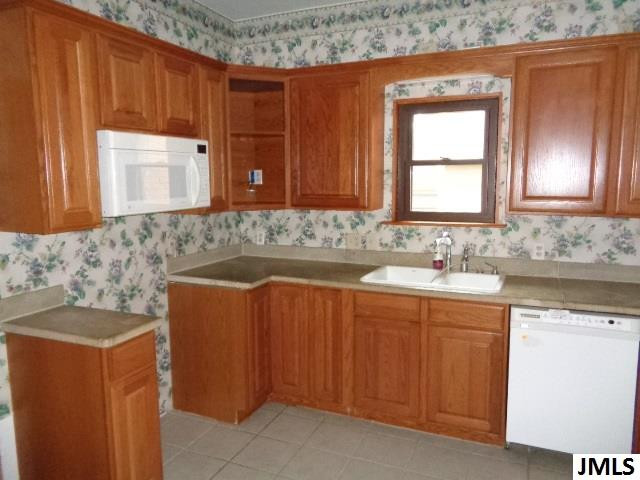 411 West Morrell Street Jackson, MI 49203 - Photo 6 of 17 Photo 7