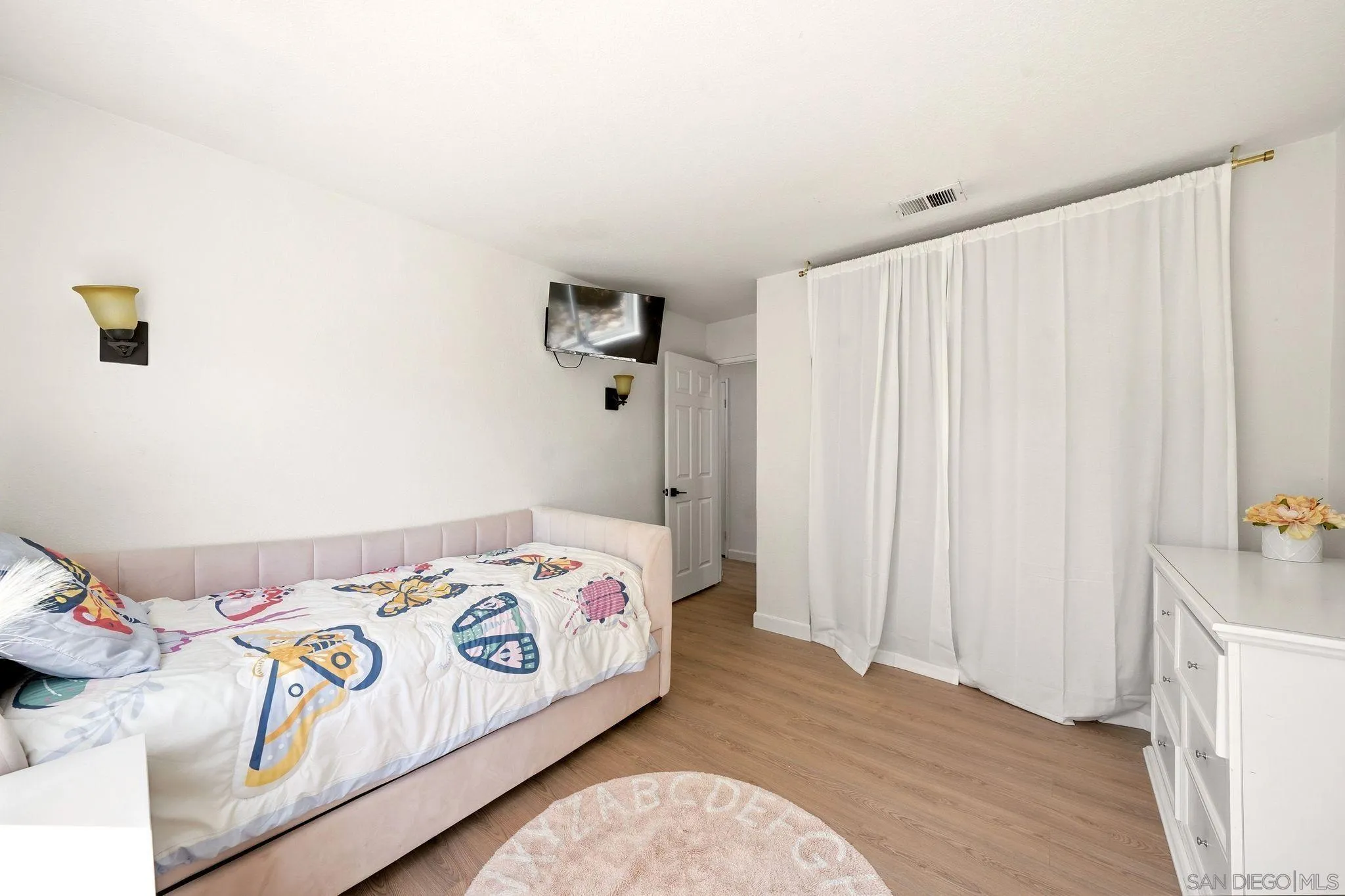 8981 Circle R View Lane Escondido, CA 92026 - Photo 19 of 41 Gallery Image 19