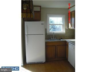 3718 Academy Road Philadelphia, PA 19154 - Photo 3 of 9 Kitchen