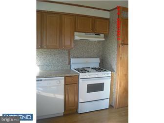 3718 Academy Road Philadelphia, PA 19154 - Photo 4 of 9 Kitchen
