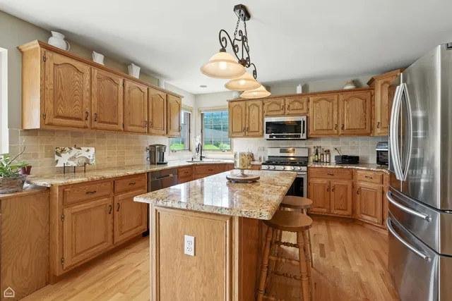 $825,000 | 115 Flamingo Drive, Roselle, IL 60172