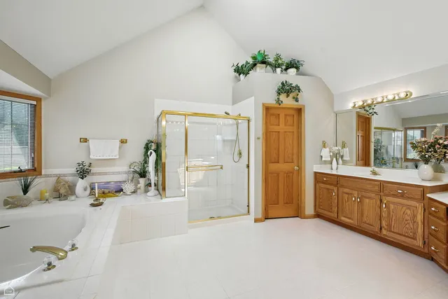 $825,000 | 115 Flamingo Drive, Roselle, IL 60172