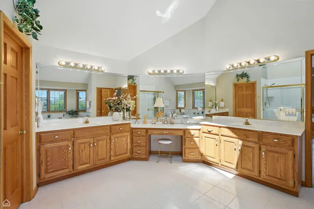 $825,000 | 115 Flamingo Drive, Roselle, IL 60172