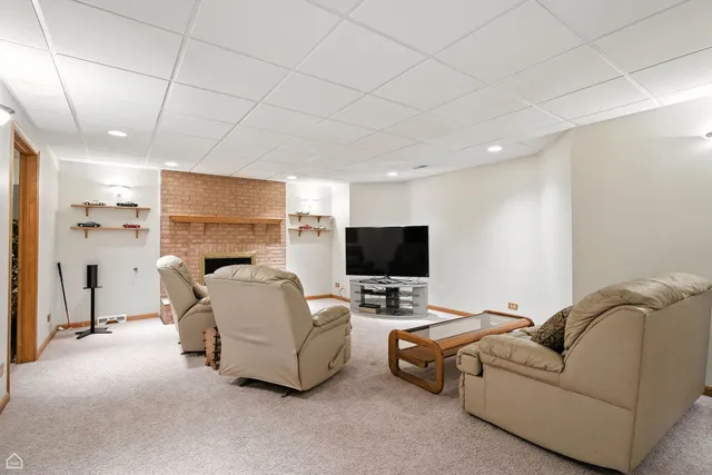 $825,000 | 115 Flamingo Drive, Roselle, IL 60172