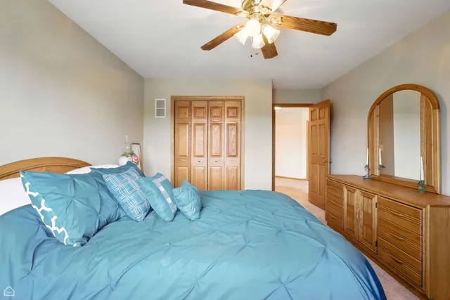 $825,000 | 115 Flamingo Drive, Roselle, IL 60172