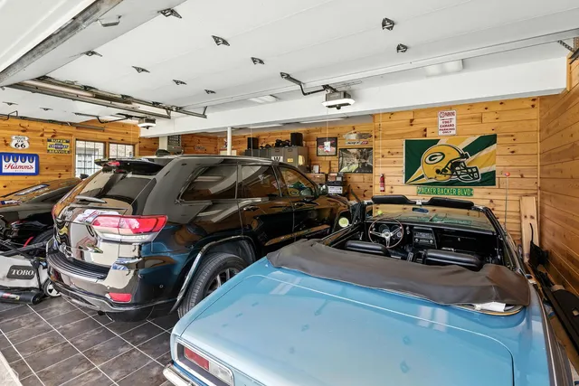 $825,000 | 115 Flamingo Drive, Roselle, IL 60172