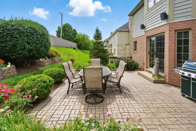 $825,000 | 115 Flamingo Drive, Roselle, IL 60172