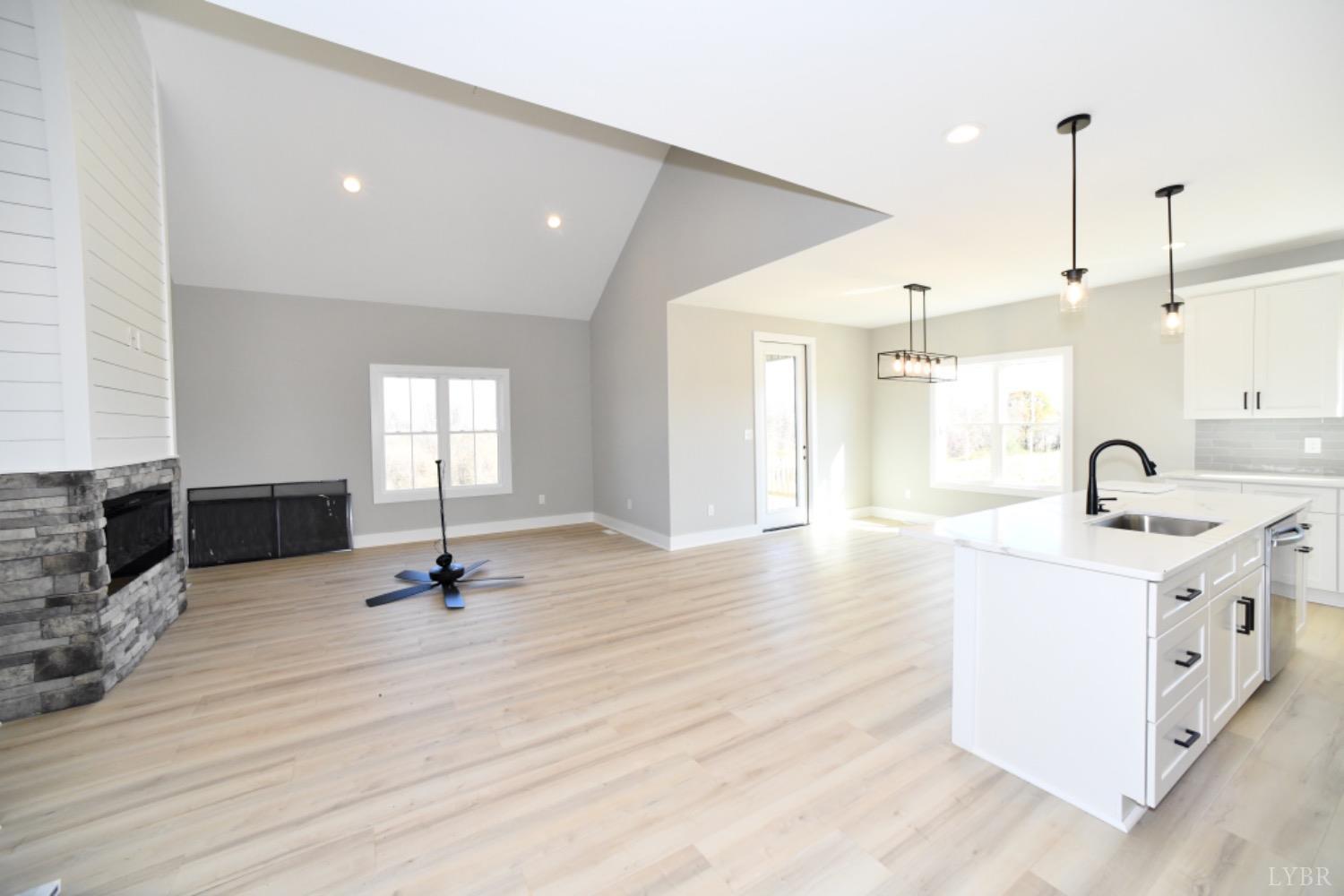 1364 Wells Road Bedford, VA 24523 - Photo 20 of 42 Gallery Image 20