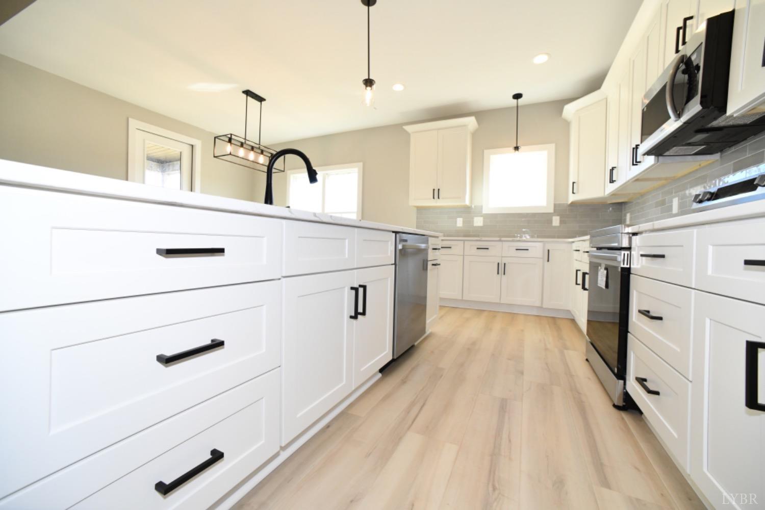 1364 Wells Road Bedford, VA 24523 - Photo 28 of 42 Gallery Image 28