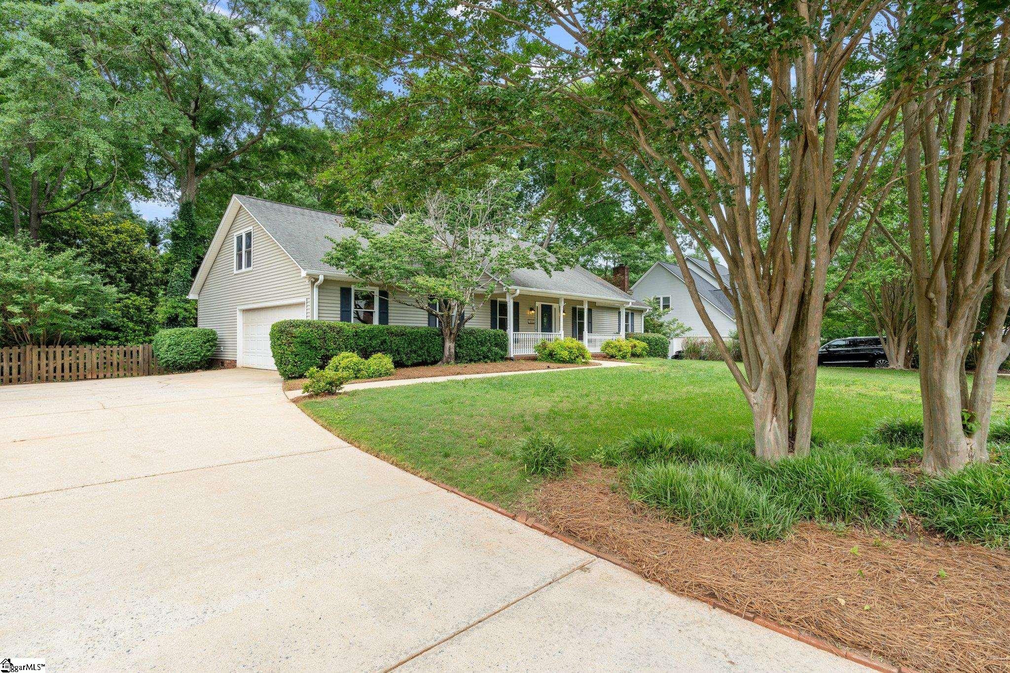 113 Roberts Farm Road Simpsonville, SC 29681 - Photo 2 of 42 Gallery Image 2
