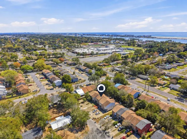 $215,000 | 13 Poulton Drive Northwest, Unit C, Fort Walton Beach, FL 32548