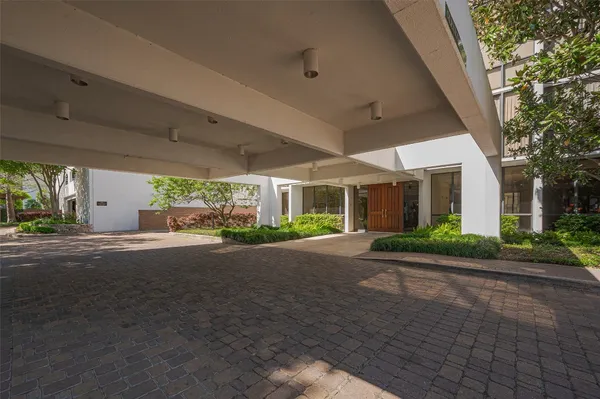 $3,500 | 5001 Woodway Drive, Unit 1804, Houston, TX 77056