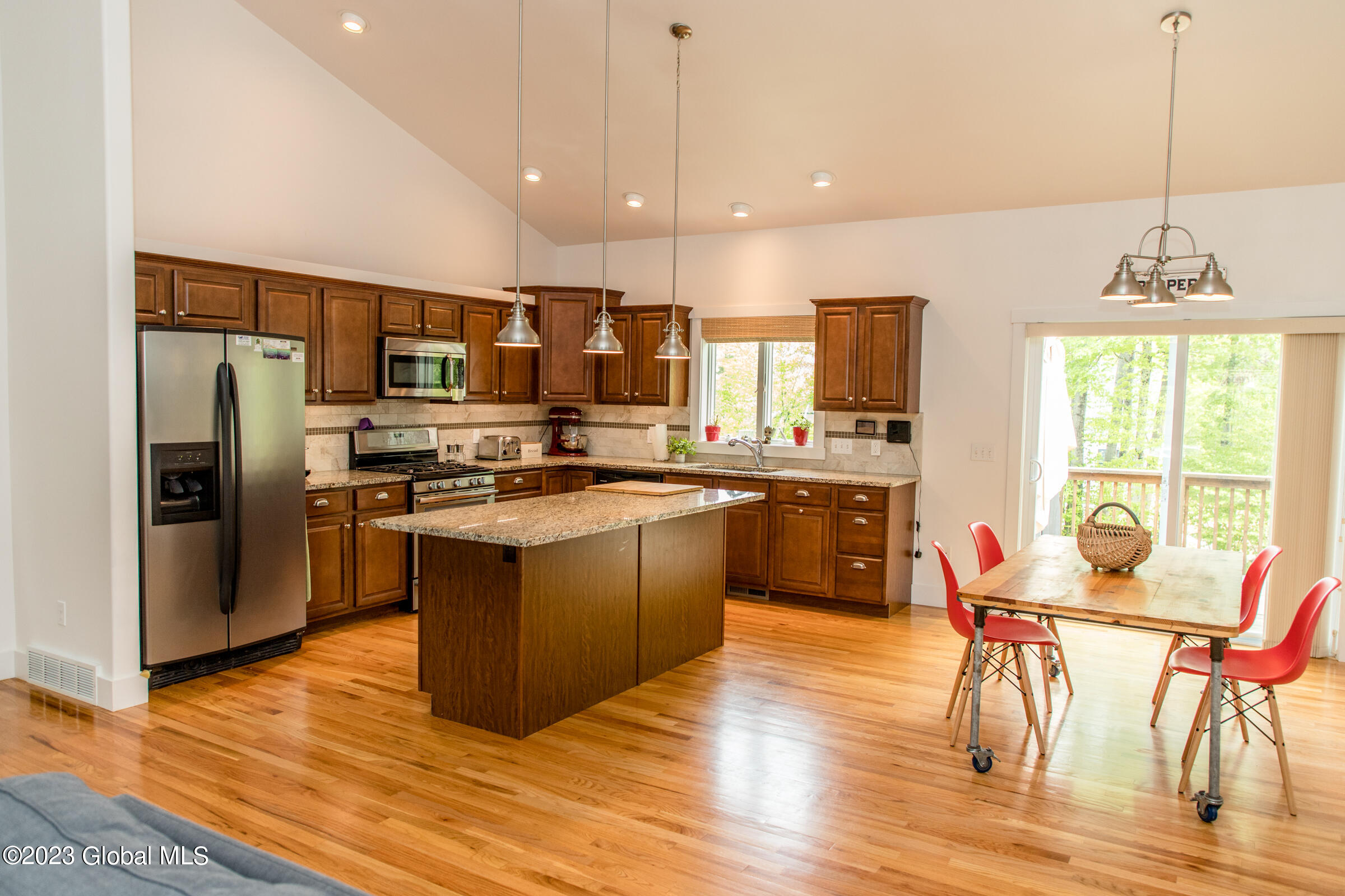 31 Burnham Road Wilton, NY 12831 - Photo 6 of 32 KitchenDining31Burnham