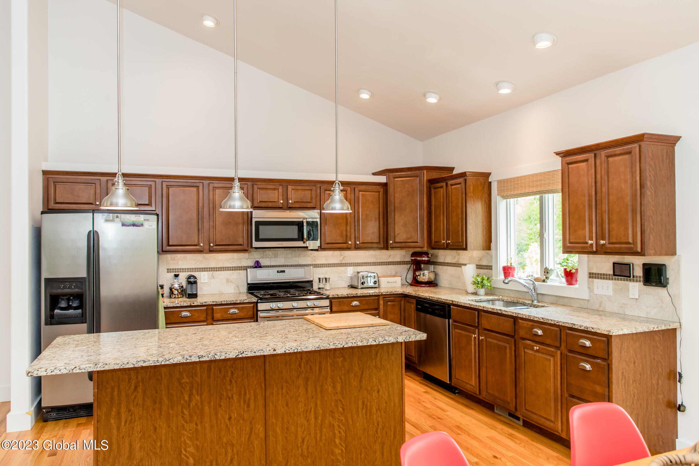 31 Burnham Road Wilton, NY 12831 - Photo 10 of 32 KitchenVaultedCeiling31Burnham