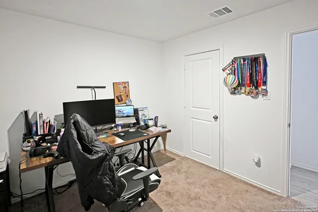 $1,525 | 5115 Schaeffer Ridge, Converse, TX 78109