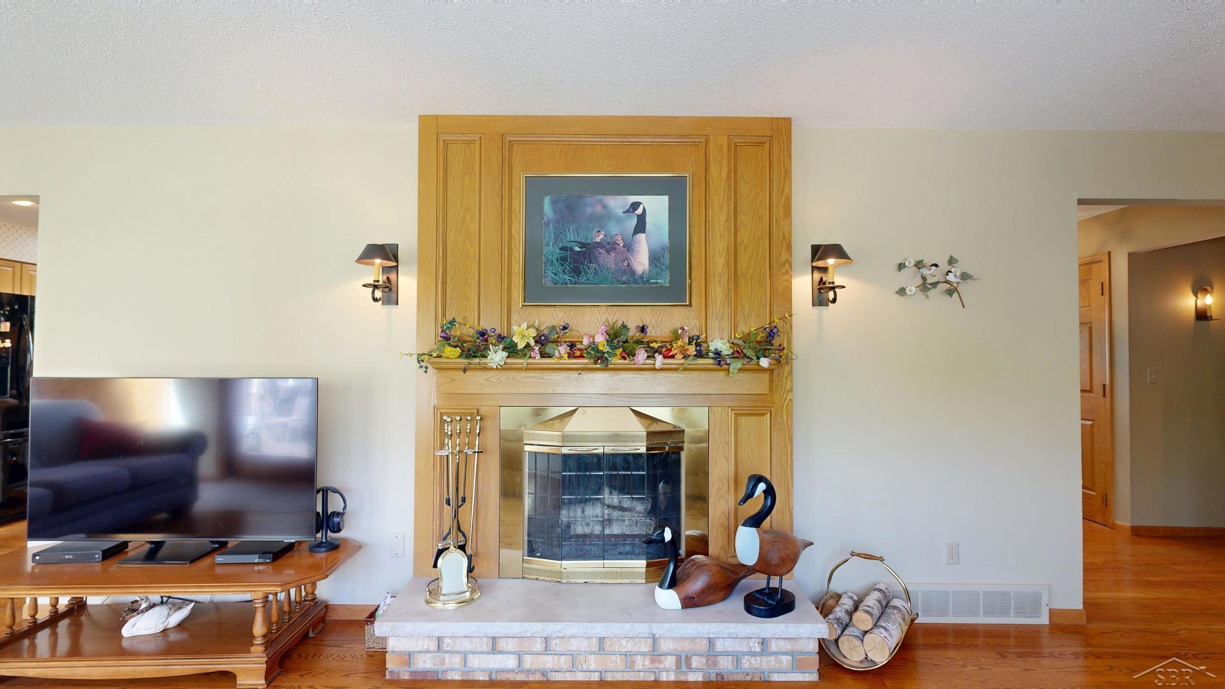 5220 North River Road Freeland, MI 48623 - Photo 17 of 47
