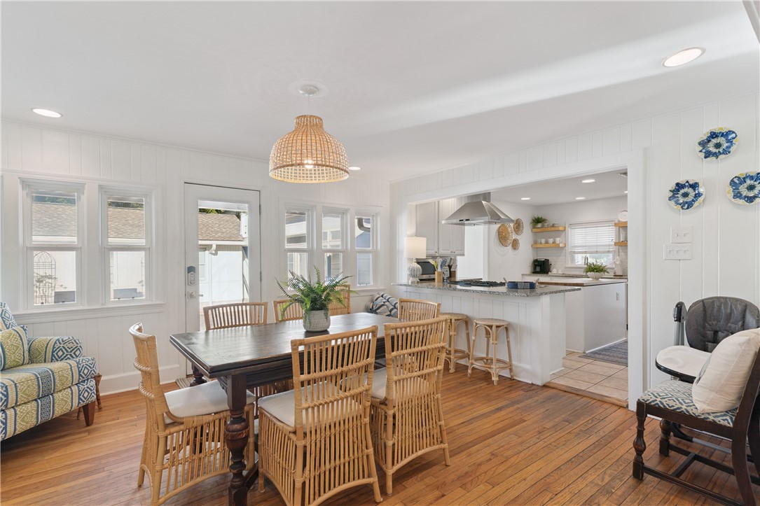 4210 7th Street St. Simons Island, GA 31522 - Photo 11 of 44 Dining area