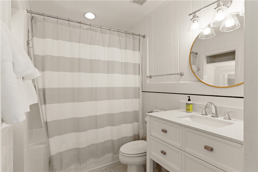 4210 7th Street St. Simons Island, GA 31522 - Photo 19 of 44 Primary Bath front house