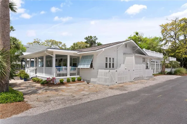 $2,000,000 | 4210 7th Street, St. Simons Island, GA 31522