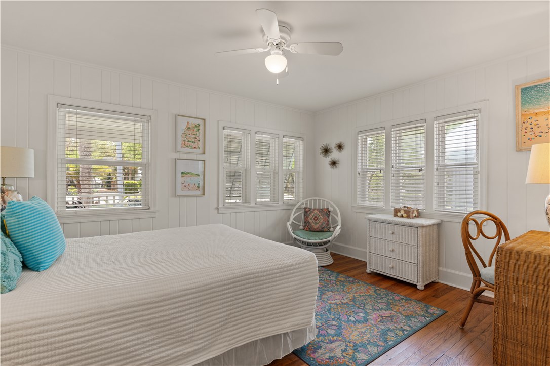 4210 7th Street St. Simons Island, GA 31522 - Photo 21 of 44 Guest room #1 front house