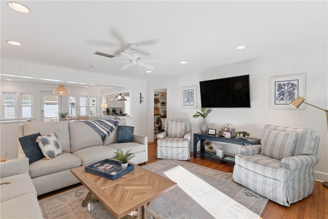 4210 7th Street St. Simons Island, GA 31522 - Photo 9 of 44