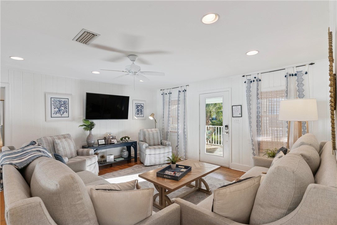 4210 7th Street St. Simons Island, GA 31522 - Photo 10 of 44