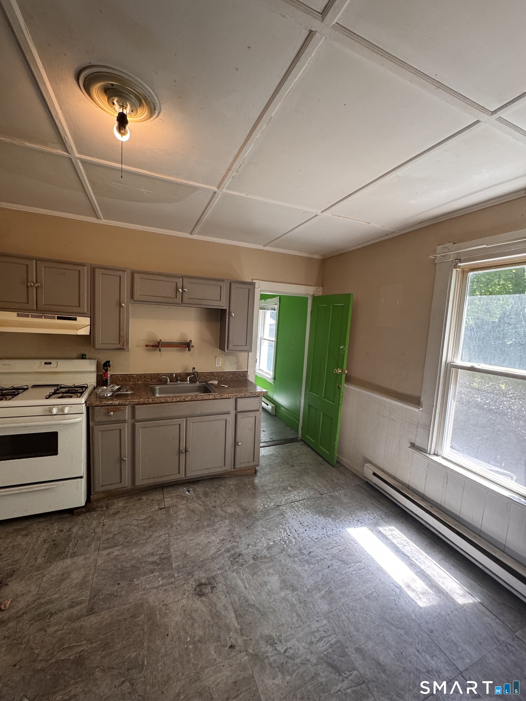 71 Yale Street Meriden, CT 06450 - Photo 5 of 8