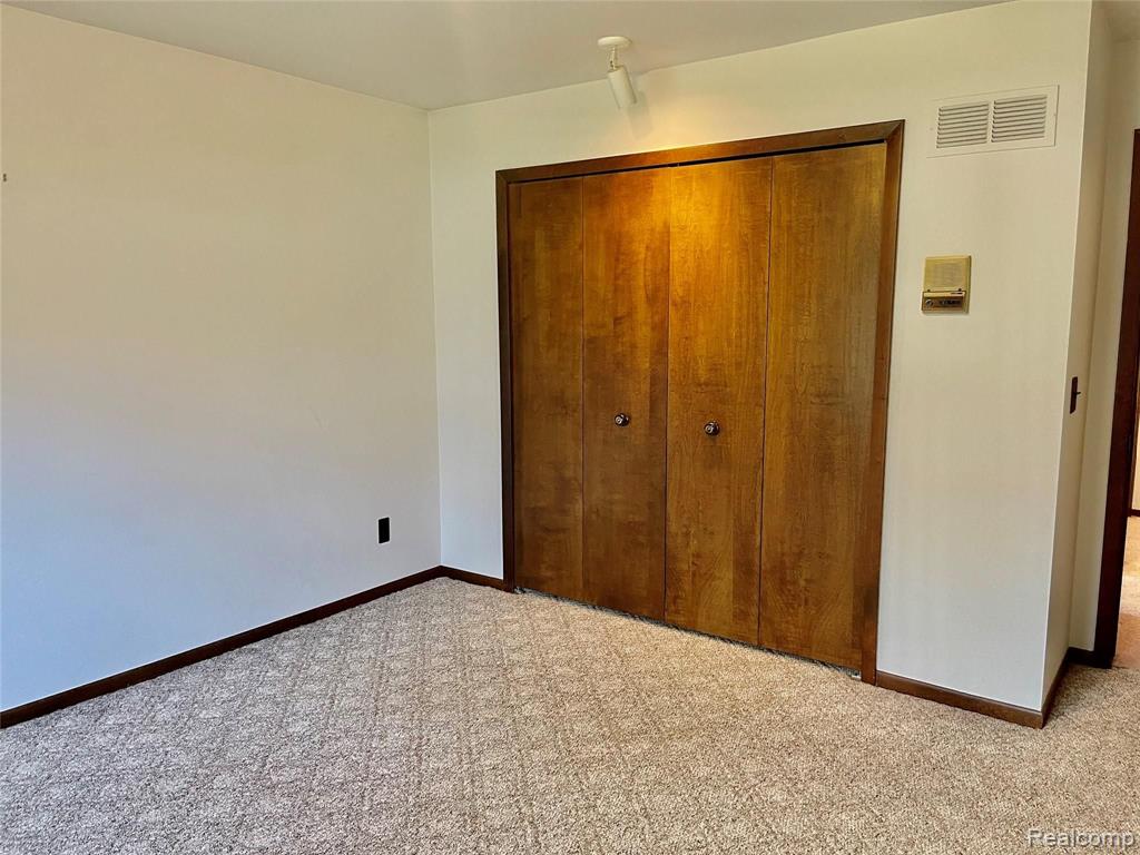 37481 Ryan Road Sterling Heights, MI 48310 - Photo 33 of 47