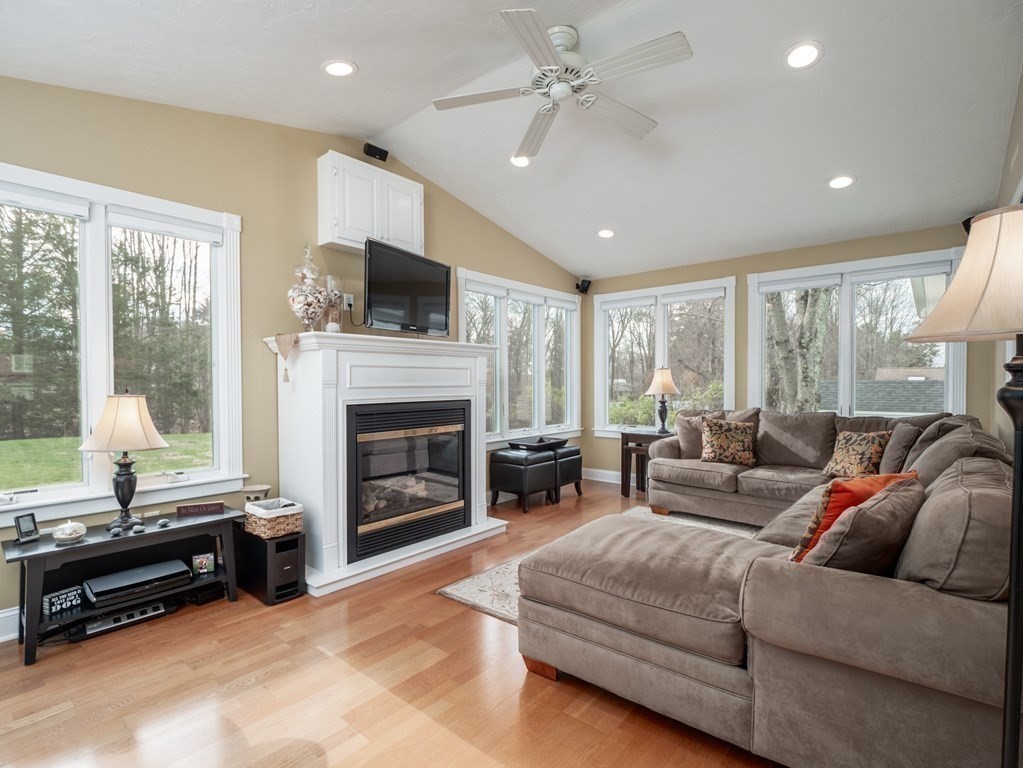 270 Gorwin Drive Holliston, MA 01746 - Photo 13 of 36