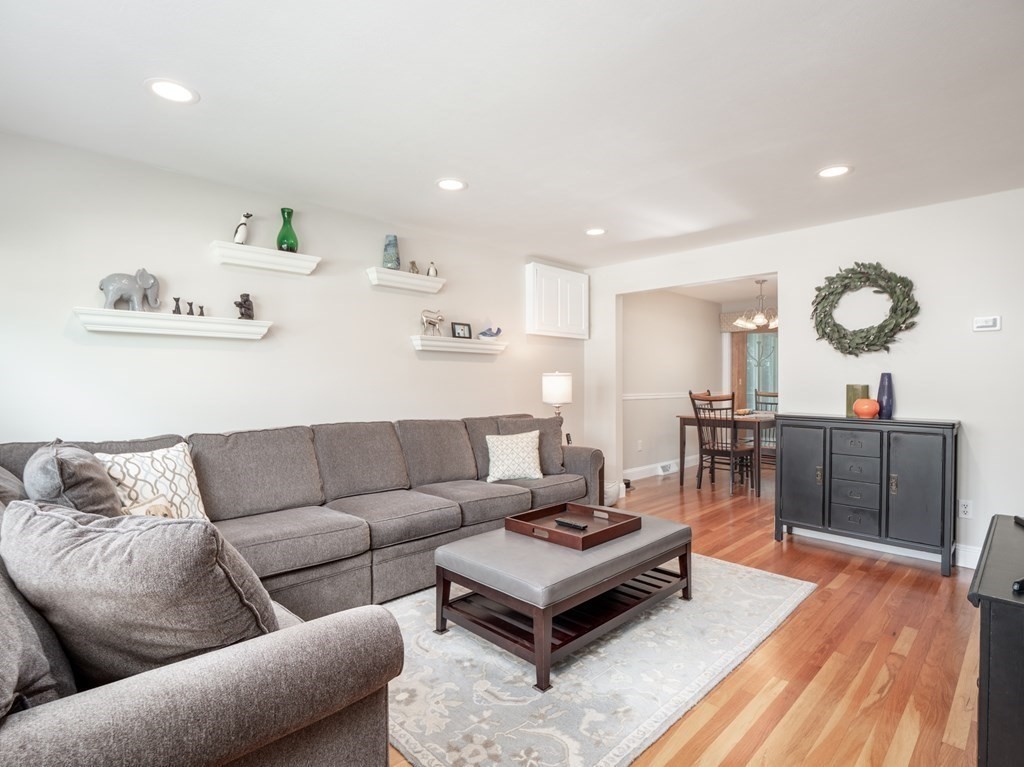 270 Gorwin Drive Holliston, MA 01746 - Photo 7 of 36