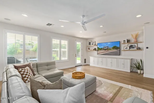 $950,000 | 3311 East Anika Drive, Gilbert, AZ 85298