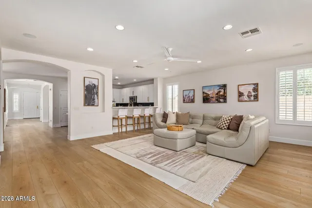 $950,000 | 3311 East Anika Drive, Gilbert, AZ 85298