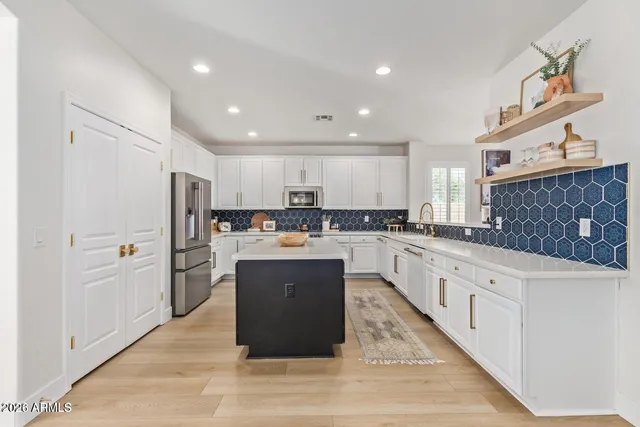 $950,000 | 3311 East Anika Drive, Gilbert, AZ 85298