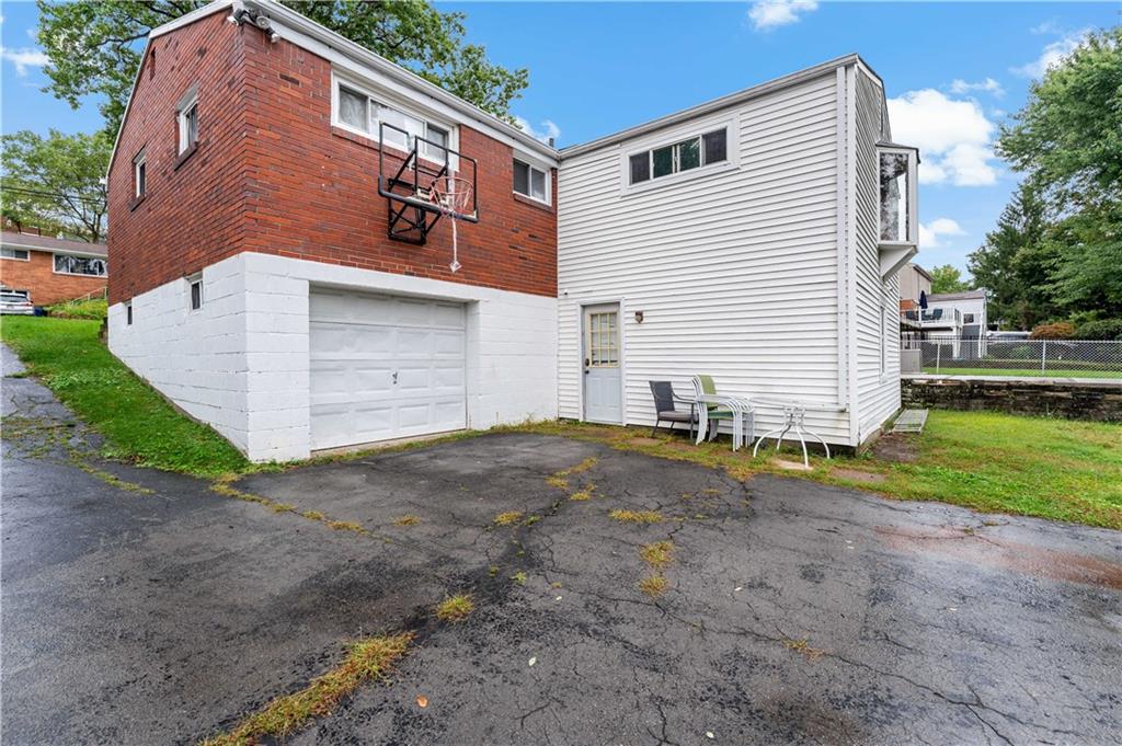 2325 Crestview Road Pittsburgh, PA 15216 - Photo 26 of 37 Gallery Image 26