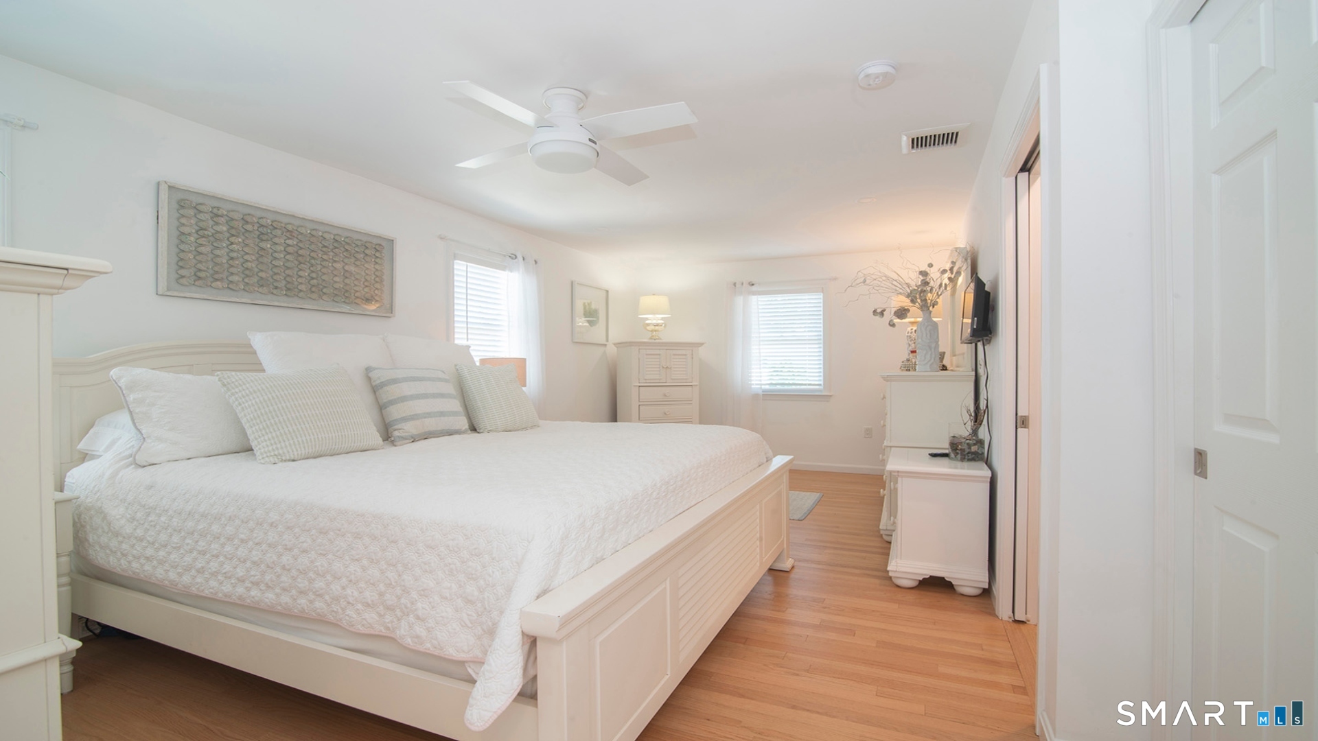 21 Overlook Avenue Groton, CT 06355 - Photo 9 of 30