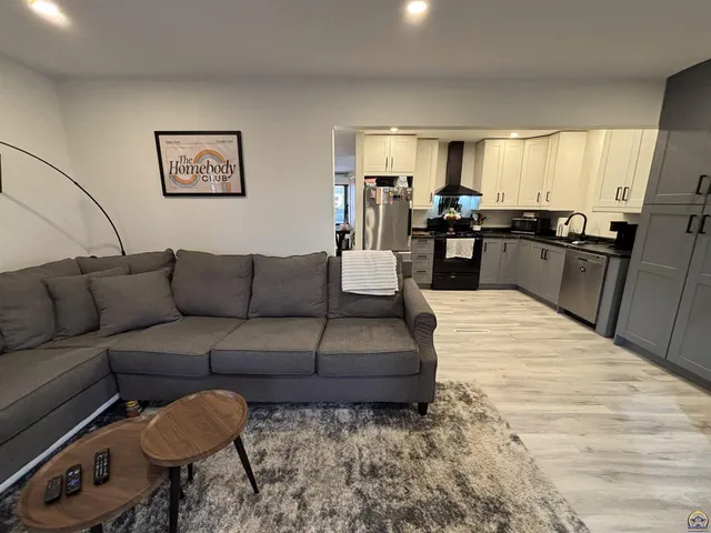 $187,900 | 1519 West Street, Emporia, KS 66801