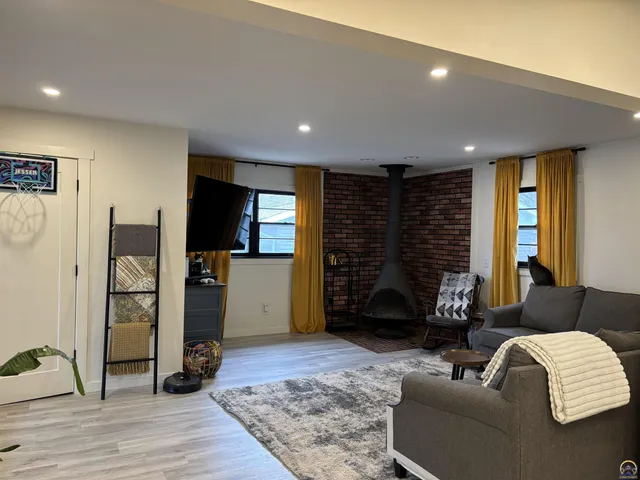 $187,900 | 1519 West Street, Emporia, KS 66801