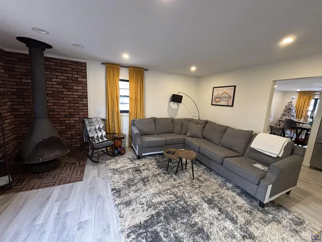 $187,900 | 1519 West Street, Emporia, KS 66801