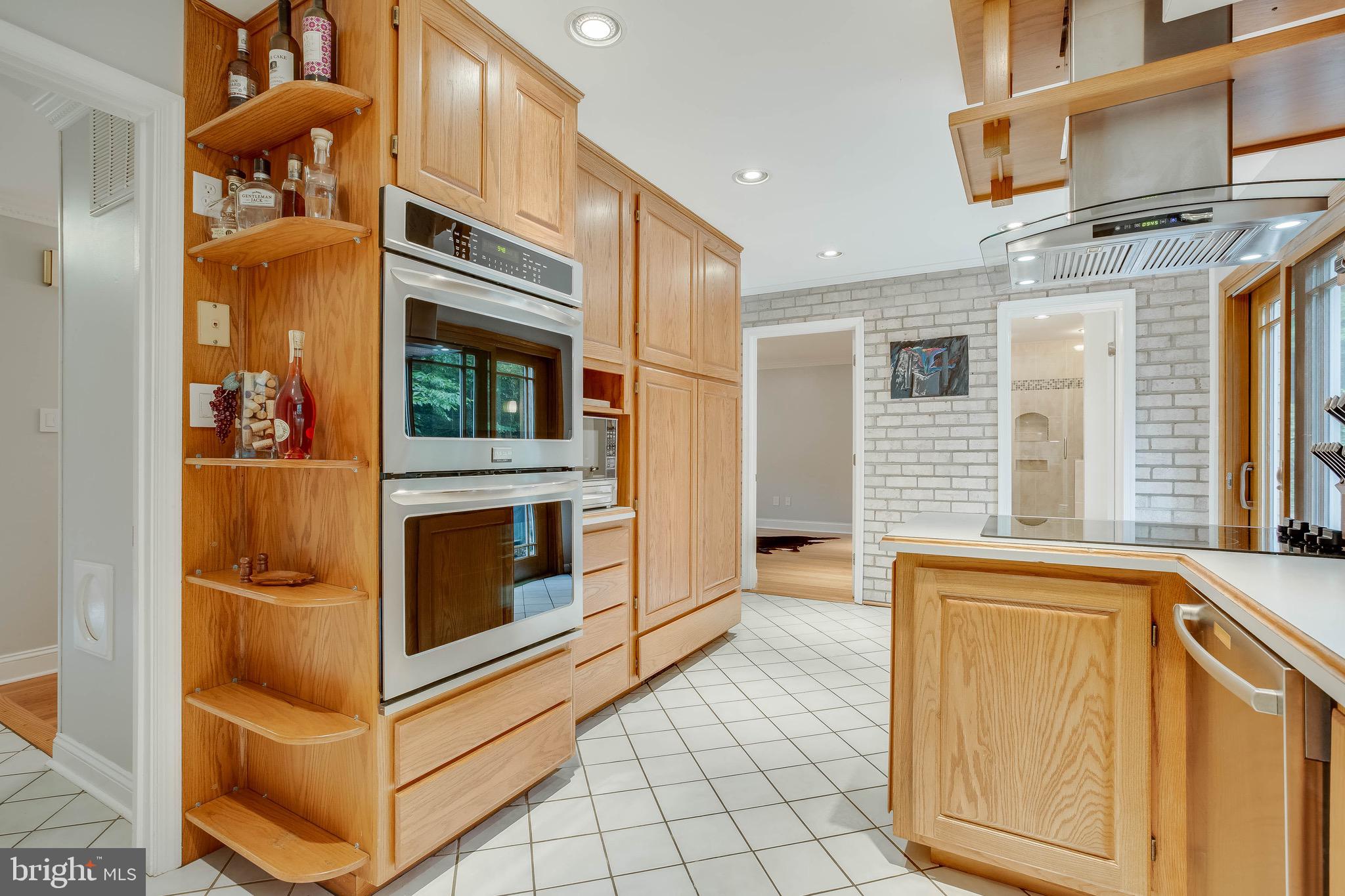 6907 Huntsman Boulevard Springfield, VA 22153 - Photo 13 of 48 Costume Design Kitchen-Stainless Steel Appliances