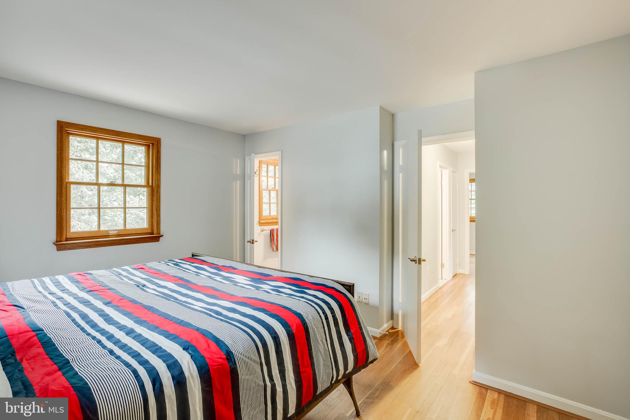 6907 Huntsman Boulevard Springfield, VA 22153 - Photo 22 of 48 Master Bedroom Upper Level