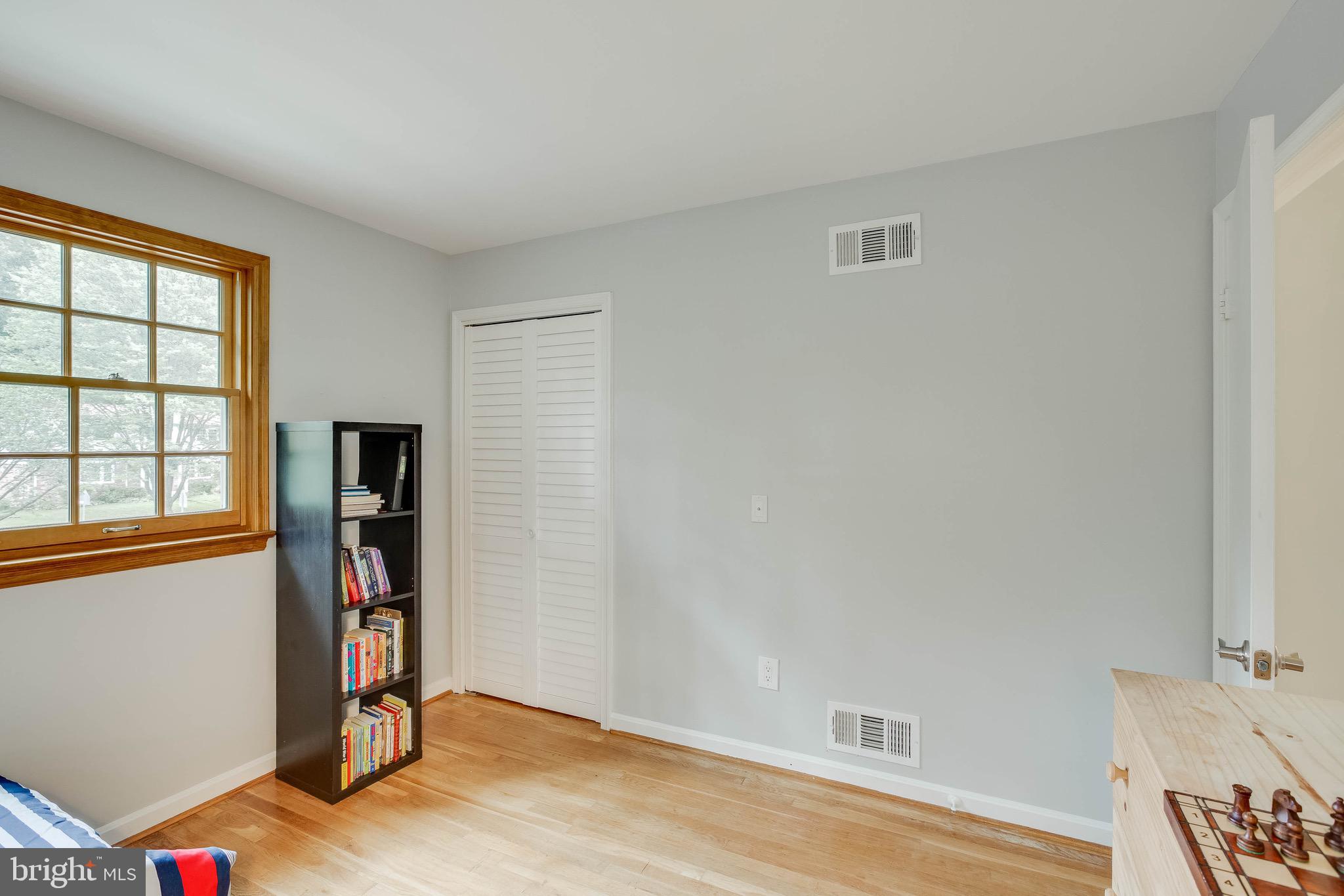 6907 Huntsman Boulevard Springfield, VA 22153 - Photo 31 of 48 3rd Bedroom Upper Level