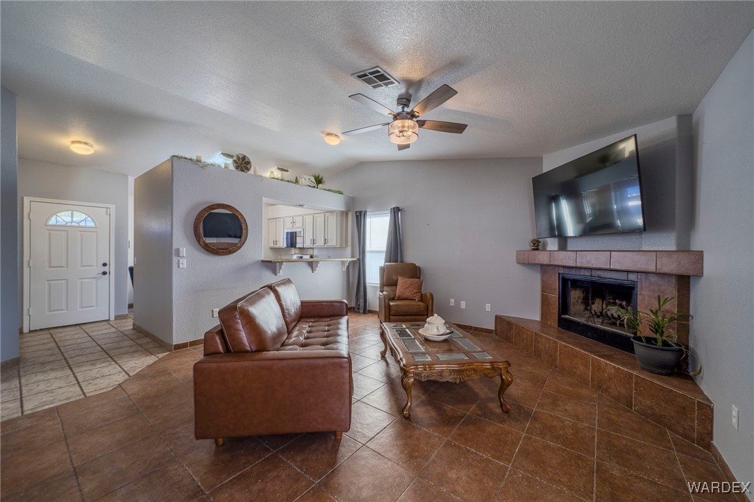 2331 Primavera Loop Fort Mohave, AZ 86426 - Photo 14 of 63 Living Room