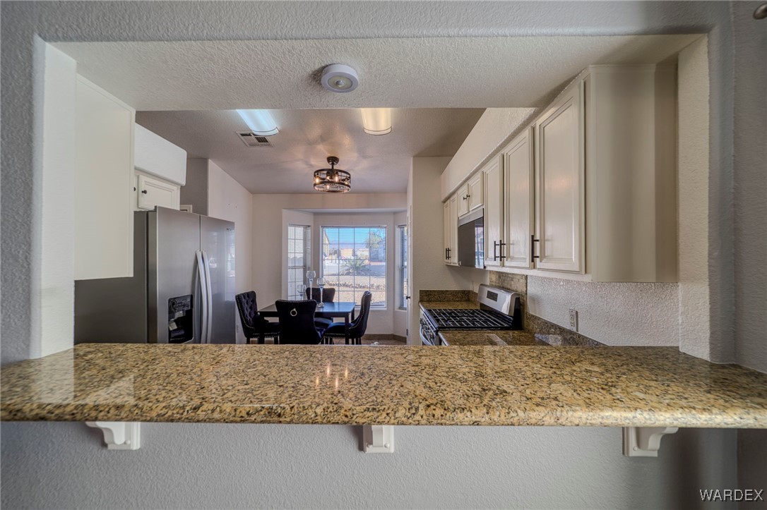 2331 Primavera Loop Fort Mohave, AZ 86426 - Photo 17 of 63 Kitchen
